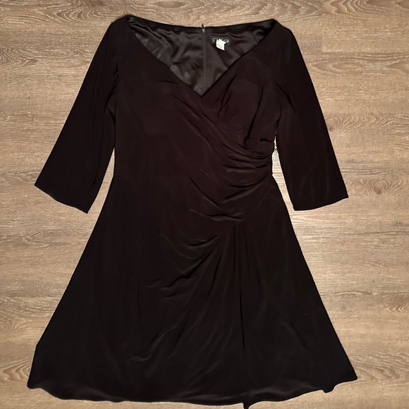 LA FEMME 30069
Size 20 
Black Dress faux wrap bodice - Picture 11 of 12